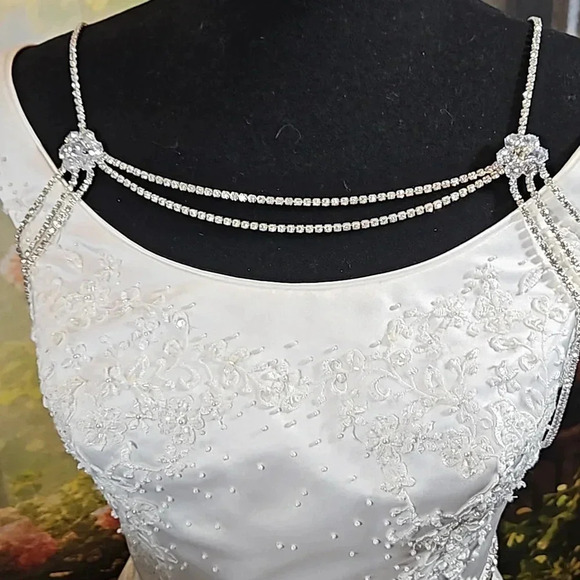 Glitter me is a one-of-a-kind unique Tiara bundle. - Picture 10 of 17